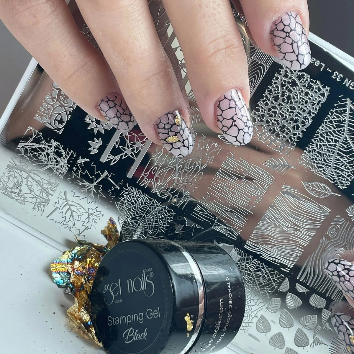 Plaque de stamping GN 33 - Leaf It
