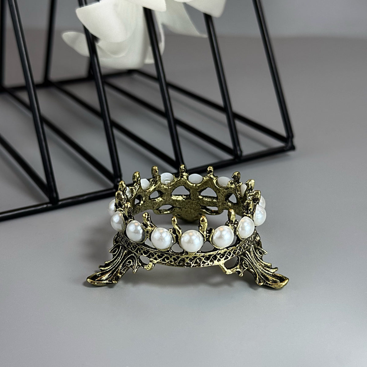 Brush Stand Vintage Gold GN