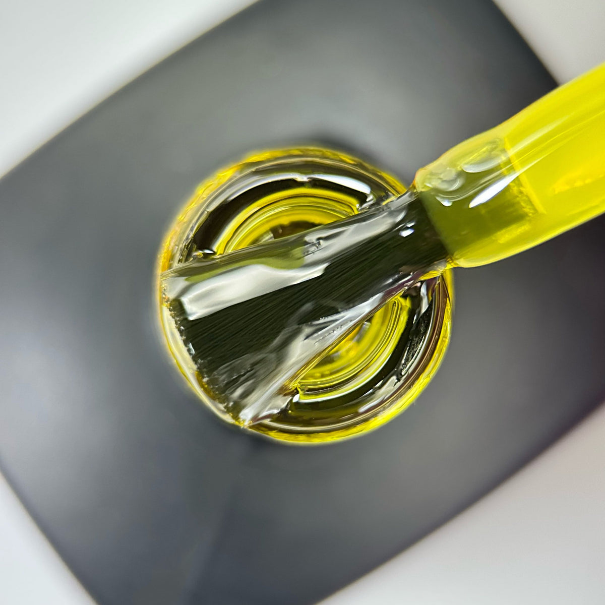Builder in Bottle Glass Yellow | Self-Leveling Builder Gel in a Bottle