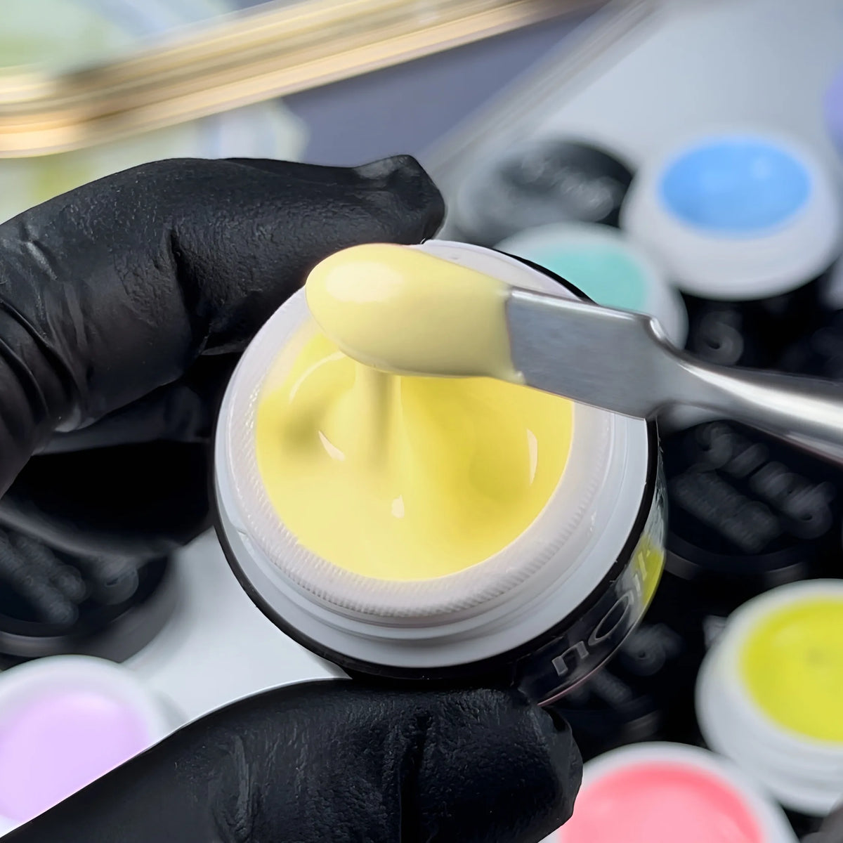 Colour Gel Pastel Yellow Iris | UV/LED Nail Colour Gel