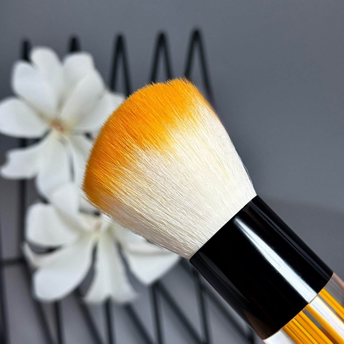 Dust Brush Clear Orange GN