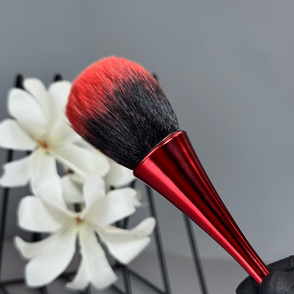 Long Red Dust Brush GN