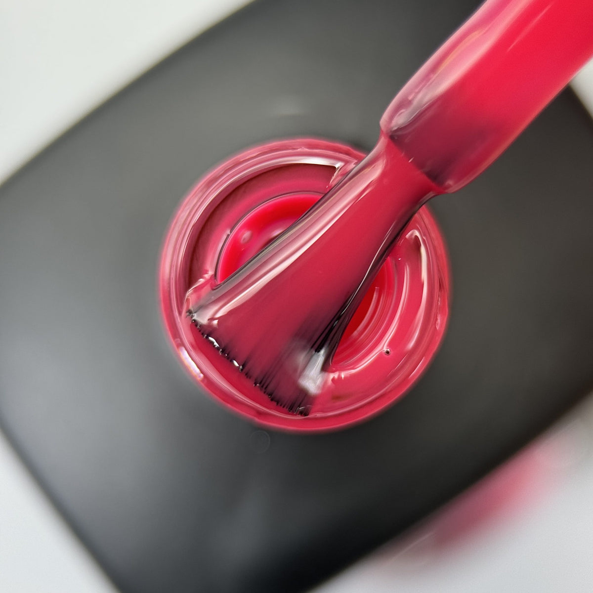 Rubber Base 30 Viva Magenta